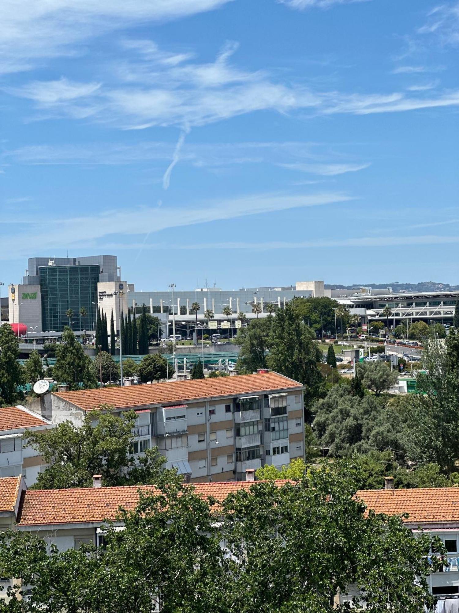 Quarto Aeroporto Lägenhet Lisboa Exteriör bild